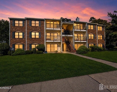 341 Danbury Lane - Photo Thumbnail 24