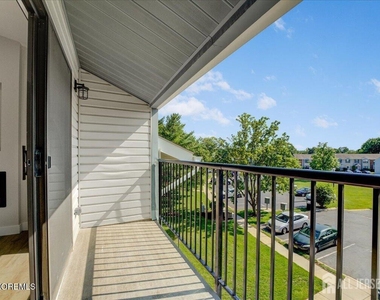 341 Danbury Lane - Photo Thumbnail 23