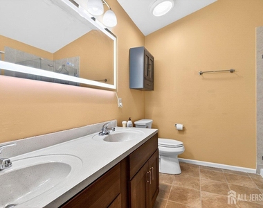 64 Ashford Drive - Photo Thumbnail 17