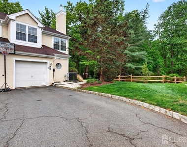64 Ashford Drive - Photo Thumbnail 22