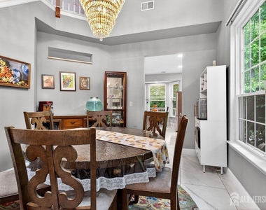 64 Ashford Drive - Photo Thumbnail 5