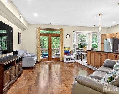 64 Ashford Drive - Photo Thumbnail 6