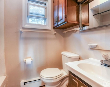 22 Baker Drive - Photo Thumbnail 4