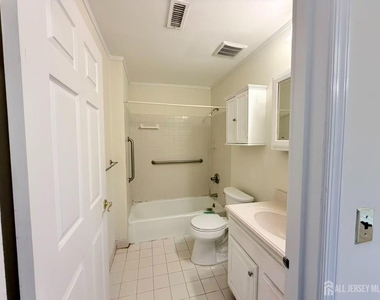1306 Sayre Drive - Photo Thumbnail 18