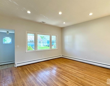 69 Mercer Street - Photo Thumbnail 2