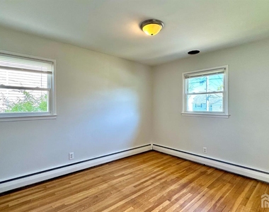 69 Mercer Street - Photo Thumbnail 6