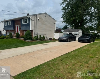329 Ford Ave Avenue - Photo Thumbnail 3