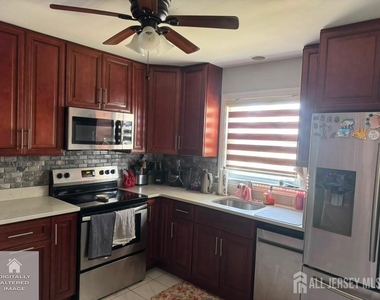 329 Ford Ave Avenue - Photo Thumbnail 9