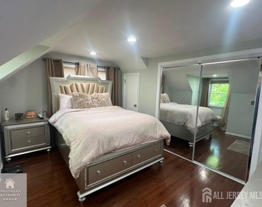 329 Ford Ave Avenue - Photo Thumbnail 11