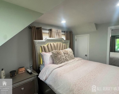 329 Ford Ave Avenue - Photo Thumbnail 13