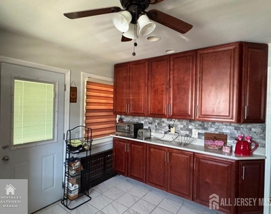 329 Ford Ave Avenue - Photo Thumbnail 7