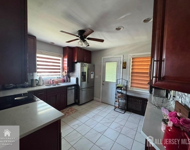 329 Ford Ave Avenue - Photo Thumbnail 10