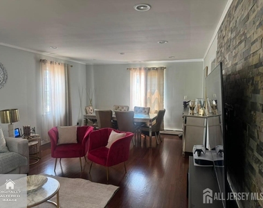 329 Ford Ave Avenue - Photo Thumbnail 4