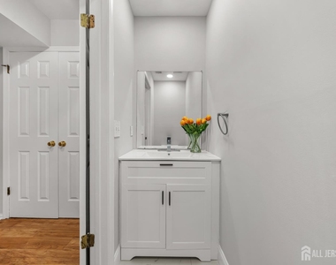 16 Lee Court - Photo Thumbnail 23