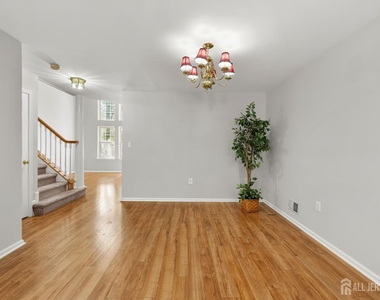 16 Lee Court - Photo Thumbnail 22