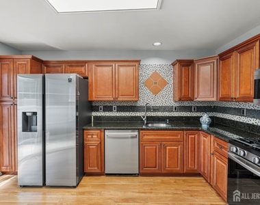 16 Lee Court - Photo Thumbnail 11