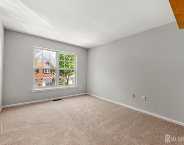 16 Lee Court - Photo Thumbnail 32