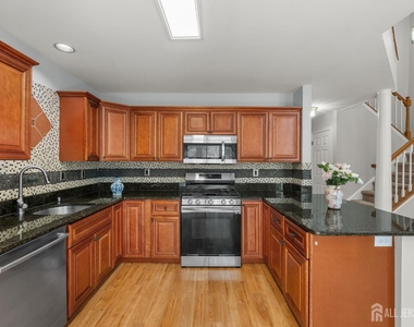 16 Lee Court - Photo Thumbnail 8