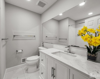 16 Lee Court - Photo Thumbnail 33
