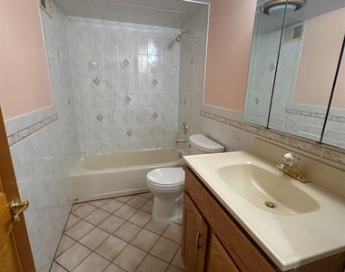 183 E Henry Place E - Photo Thumbnail 9