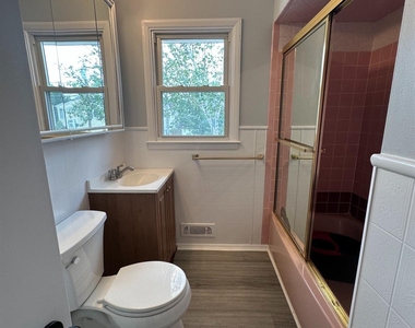 183 E Henry Place E - Photo Thumbnail 6