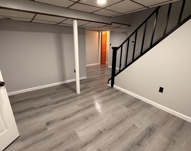 183 E Henry Place E - Photo Thumbnail 13