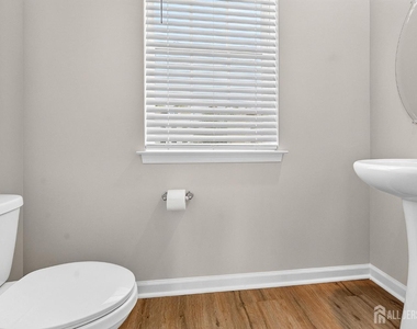 120 Essex Drive - Photo Thumbnail 22