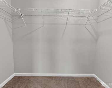120 Essex Drive - Photo Thumbnail 16