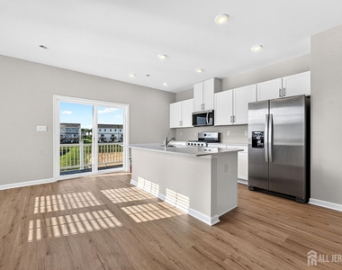 120 Essex Drive - Photo Thumbnail 5