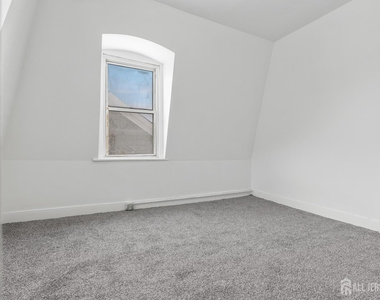 120 S Broadway - Photo Thumbnail 4