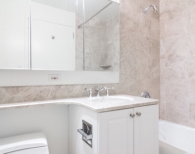 60 W 23rd Street - Photo Thumbnail 2