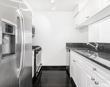 60 W 23rd Street - Photo Thumbnail 3