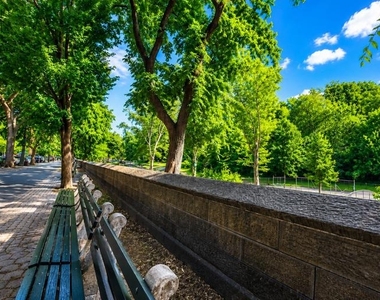 225 Central Park N - Photo Thumbnail 7