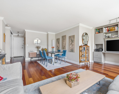 225 E 57th Street - Photo Thumbnail 2