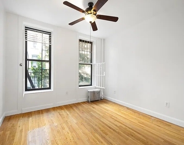 323 E 90th Street - Photo Thumbnail 3