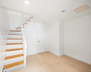 323 E 90th Street - Photo Thumbnail 9