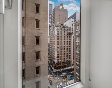 106 Central Park S - Photo Thumbnail 3