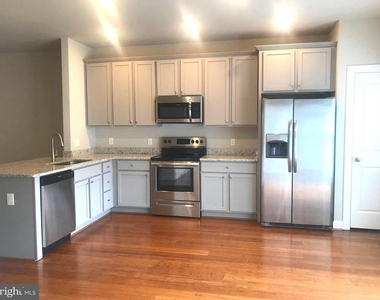 19 Andrews Place - Photo Thumbnail 3