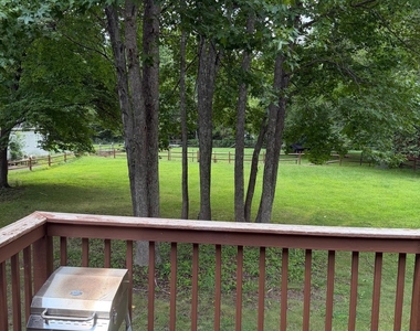 11722 Camelot Way - Photo Thumbnail 2