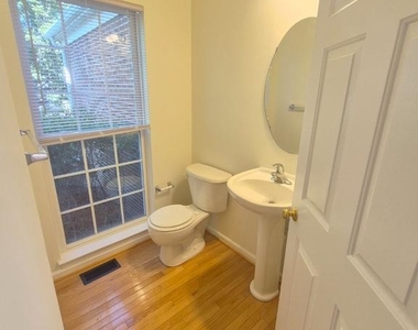 5207 Linden Drive - Photo Thumbnail 11
