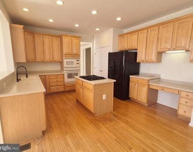 5207 Linden Drive - Photo Thumbnail 4