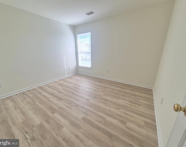 5207 Linden Drive - Photo Thumbnail 16