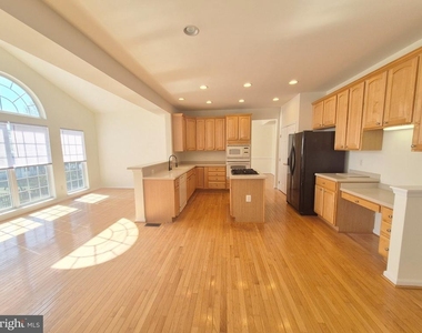 5207 Linden Drive - Photo Thumbnail 5
