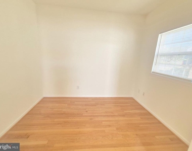 5207 Linden Drive - Photo Thumbnail 10