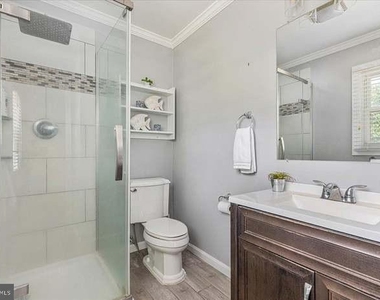8201 Morningside Drive - Photo Thumbnail 15