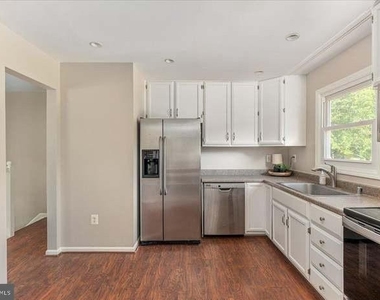 8201 Morningside Drive - Photo Thumbnail 10