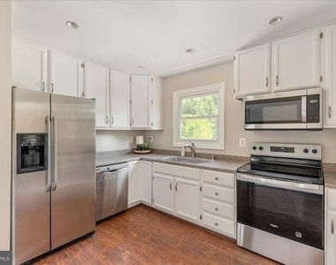 8201 Morningside Drive - Photo Thumbnail 8