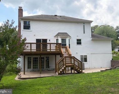 12805 Valleyhill Street - Photo Thumbnail 3