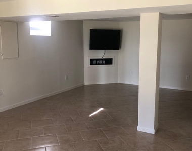 12805 Valleyhill Street - Photo Thumbnail 14