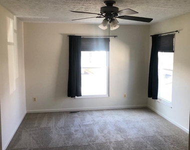 12805 Valleyhill Street - Photo Thumbnail 10